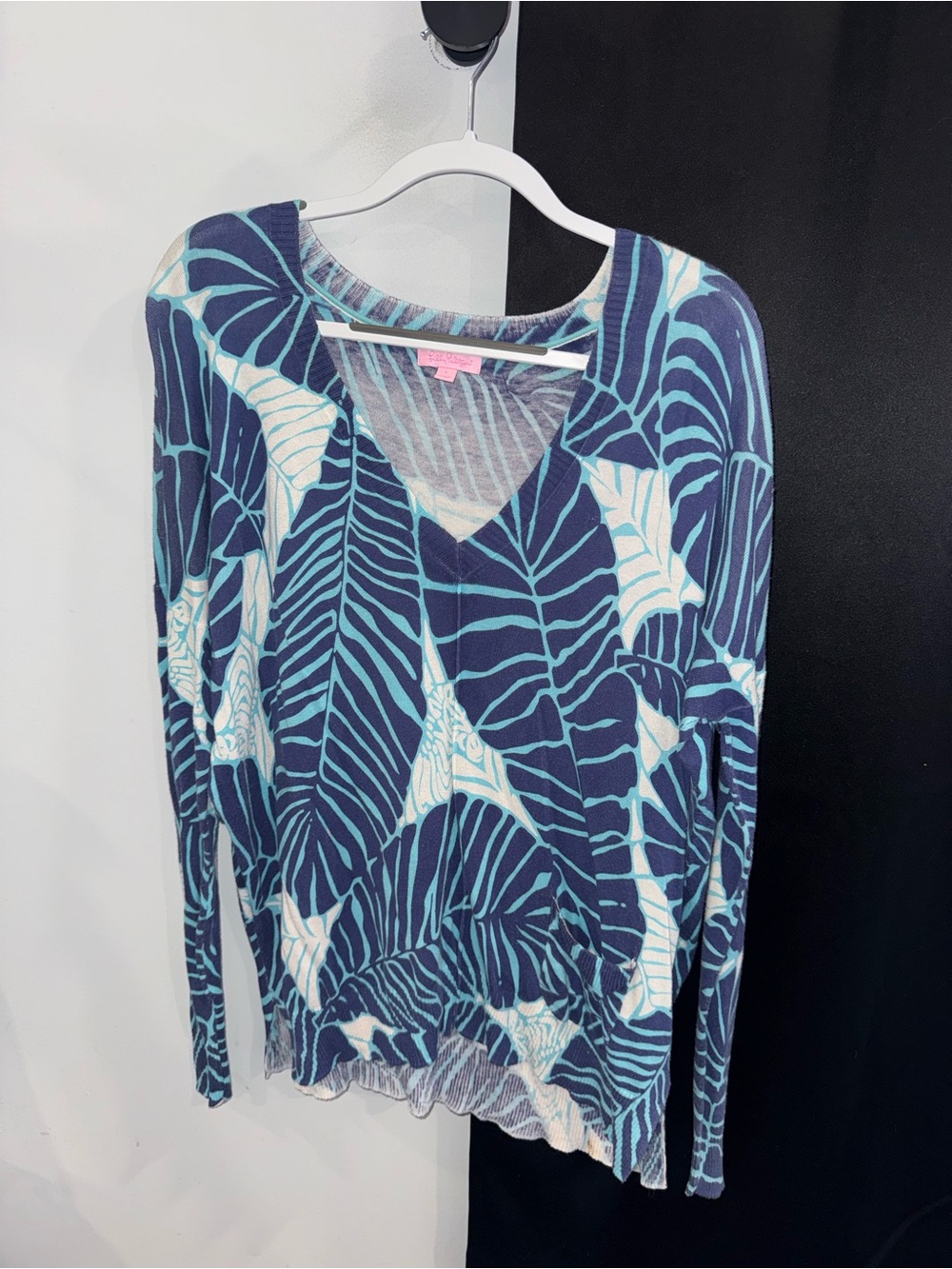 Lilly Pulitzer Blue & Teal Leaf-Striped V-Neck Sweater